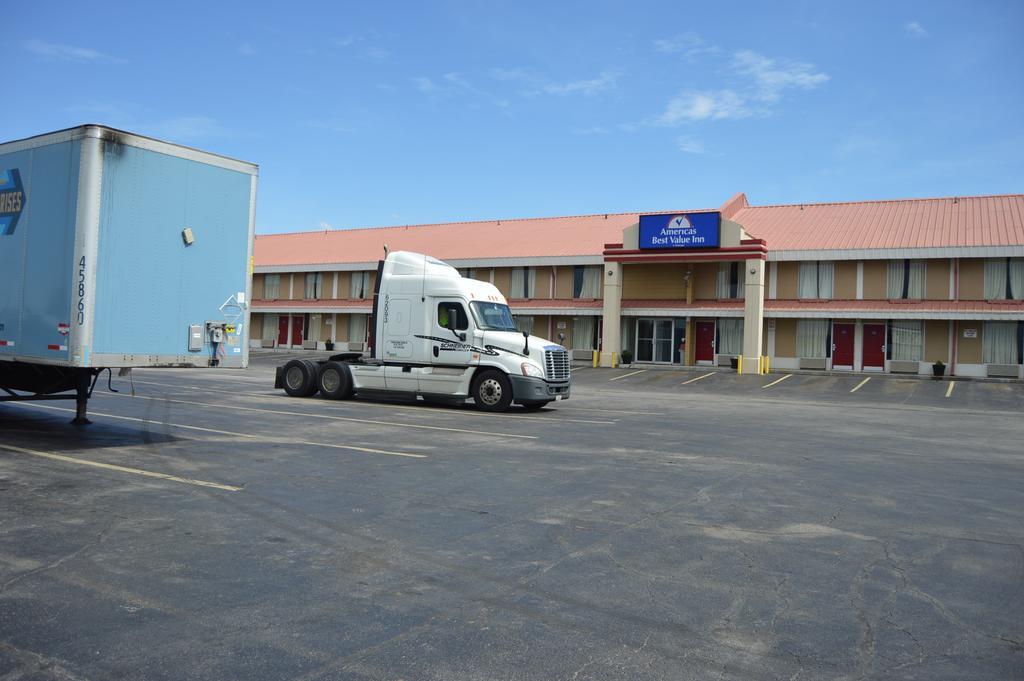 Americas Best Value Inn Tulsa I-44 Oakhurst Exterior foto