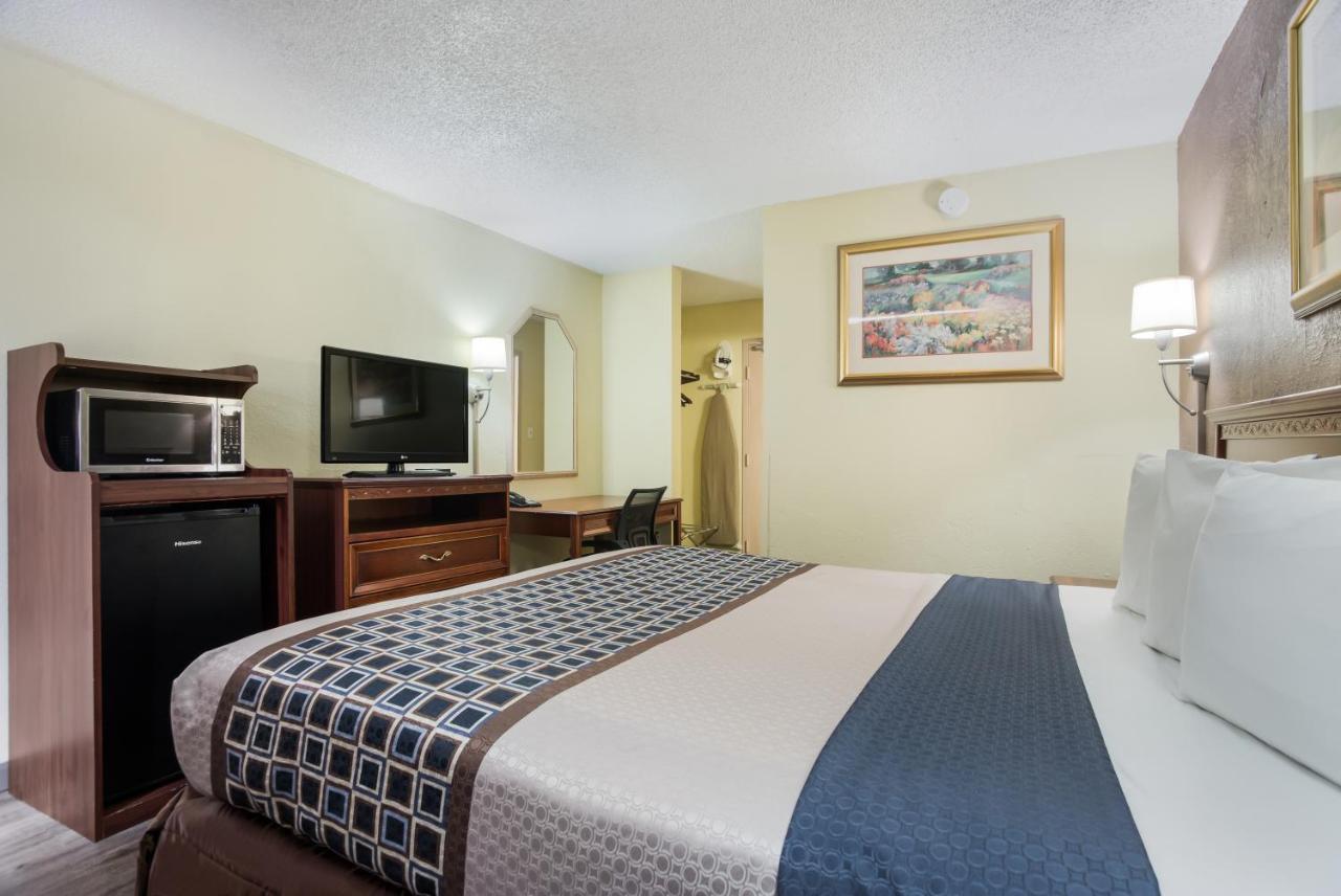 Americas Best Value Inn Tulsa I-44 Oakhurst Exterior foto